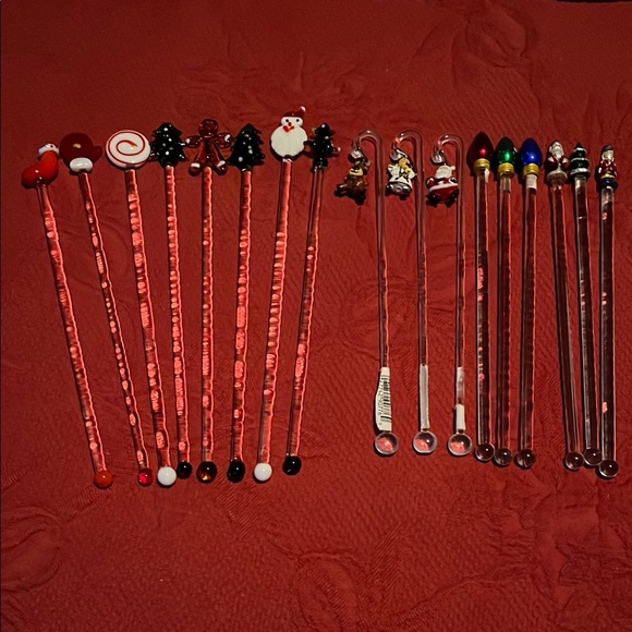 17 Christmas Themed Stir Sticks - Picture 1 of 9